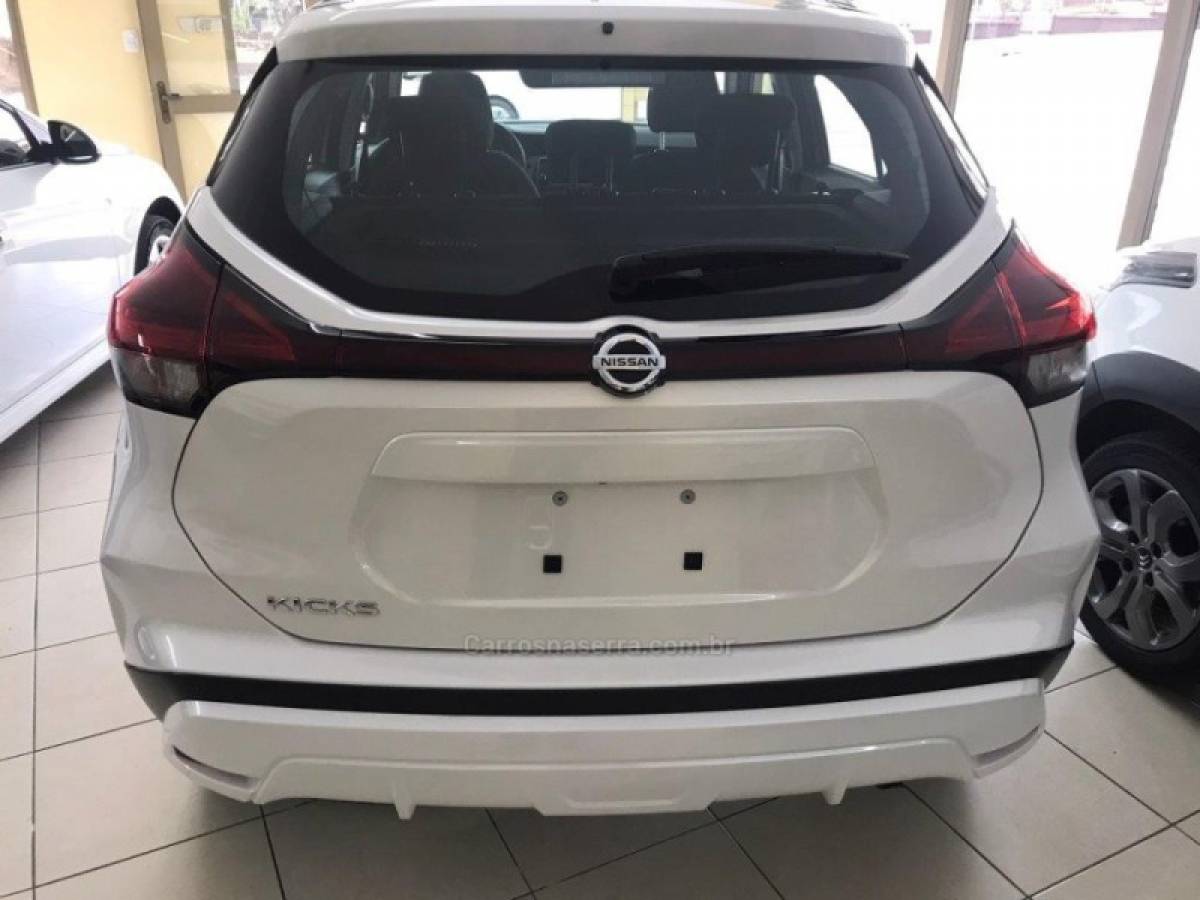 NISSAN - KICKS - 2023/2024 - Branca - Sob Consulta