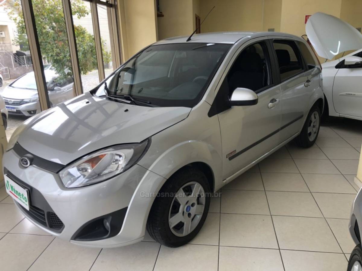FORD - FIESTA - 2011/2011 - Prata - Sob Consulta