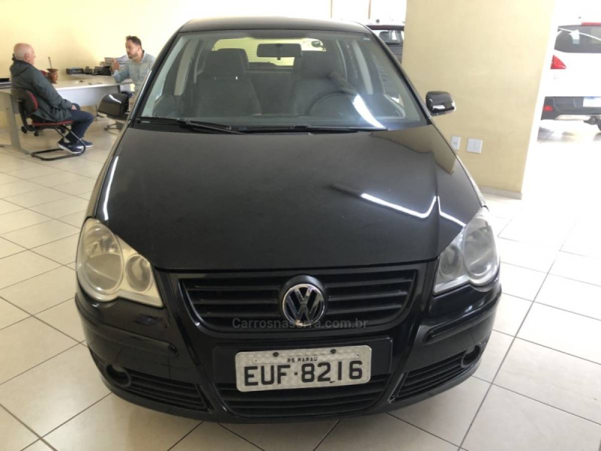 VOLKSWAGEN - POLO - 2010/2011 - Preta - Sob Consulta
