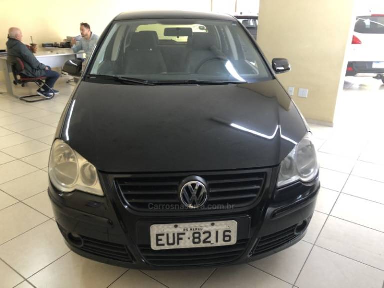 VOLKSWAGEN - POLO - 2010/2011 - Preta - Sob Consulta
