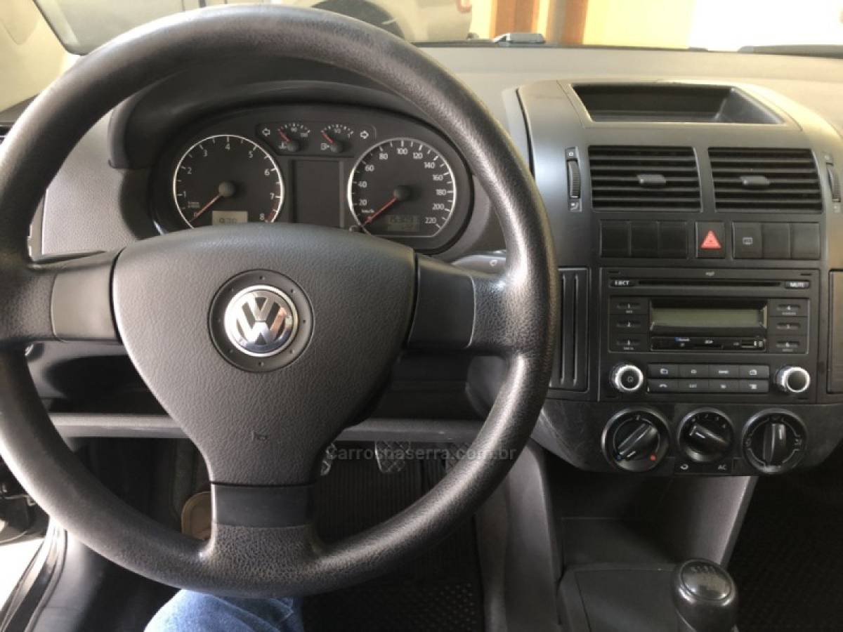 VOLKSWAGEN - POLO - 2010/2011 - Preta - Sob Consulta