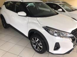 NISSAN - KICKS - 2023/2024 - Branca - Sob Consulta