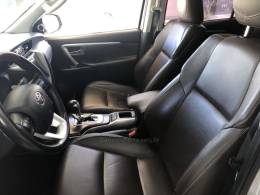 TOYOTA - HILUX SW4 - 2017/2017 - Prata - Sob Consulta