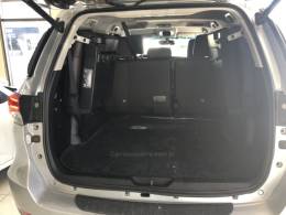 TOYOTA - HILUX SW4 - 2017/2017 - Prata - Sob Consulta